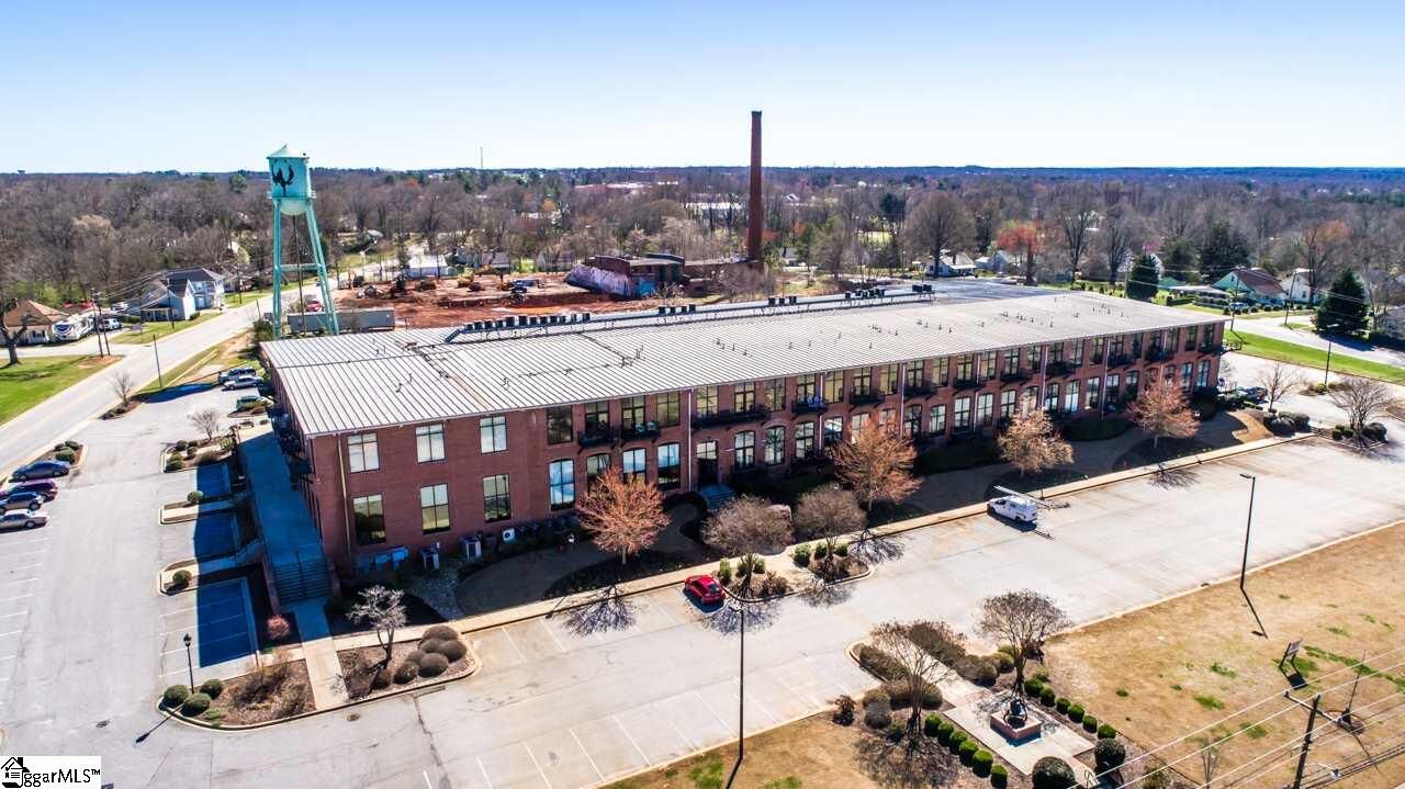 Property Photo:  300 South Street Unit 206  SC 29681 