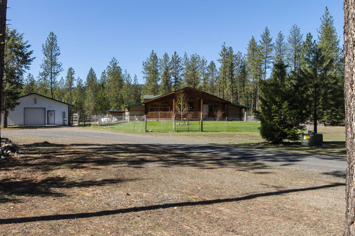 Property Photo:  1213 Cross Way  WA 99126 
