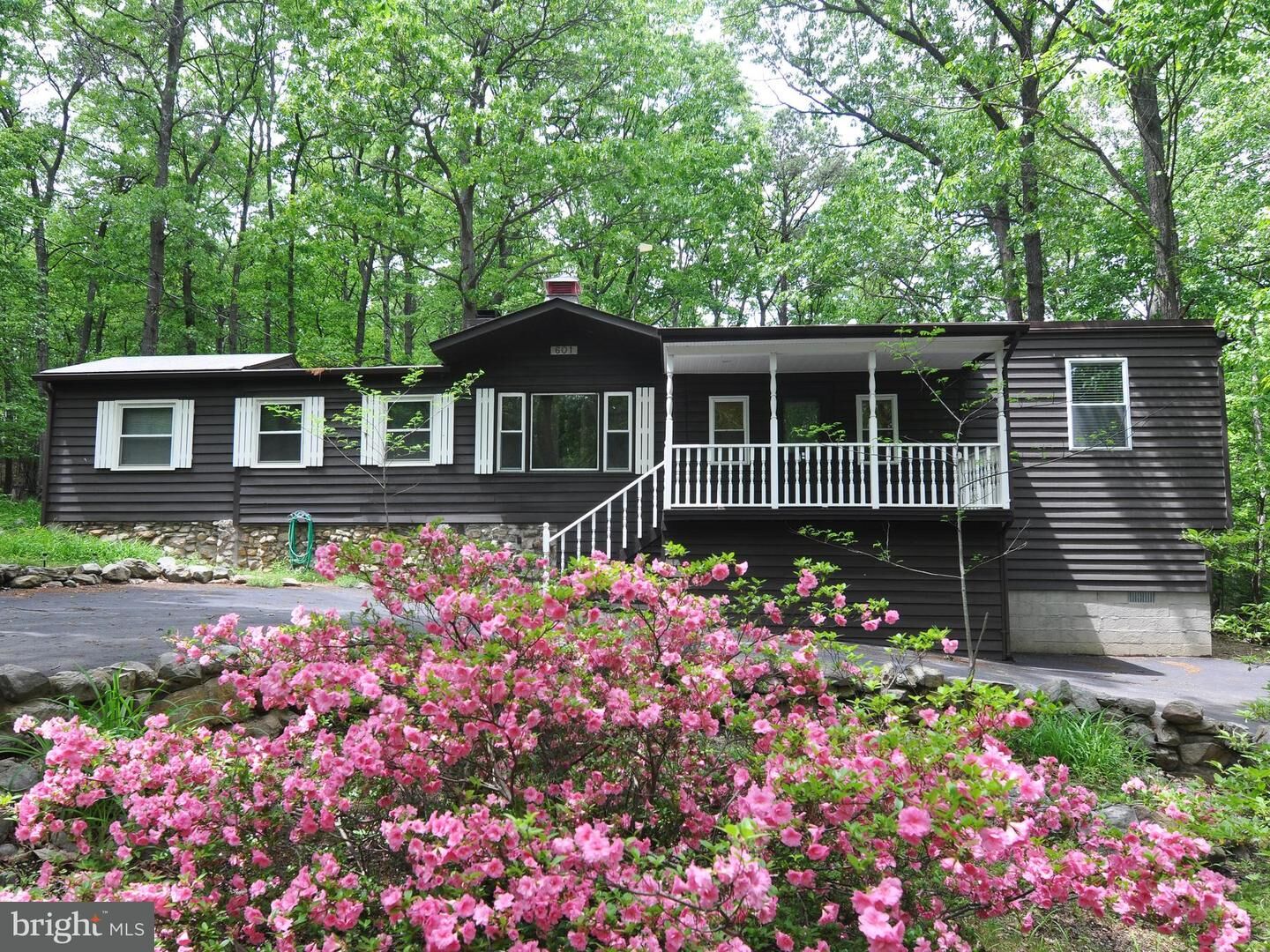 Property Photo: 601 Pheasant Drive VA 22602
