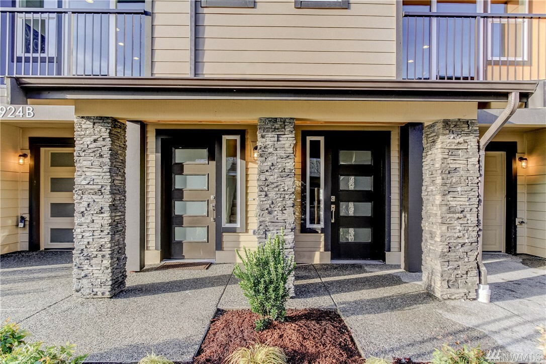 Property Photo: 22923 E 79th Lane W E WA 98026