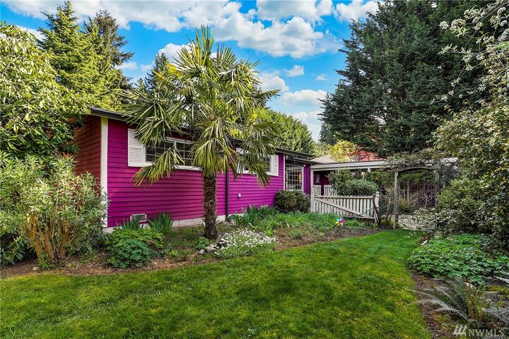 Property Photo:  1552 N 128th Street  WA 98133 
