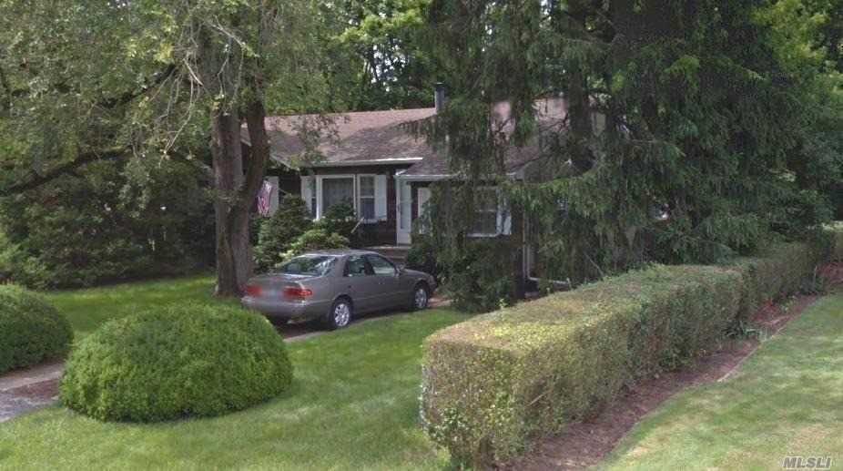 Property Photo:  3 Dale Lane  NY 11787 