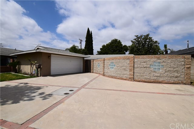 Property Photo:  1253 N Monterey Street  CA 92801 