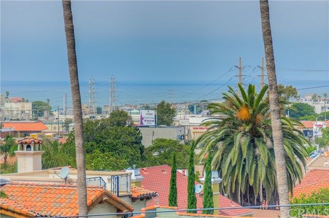 Property Photo: 712 Beryl Street CA 90277