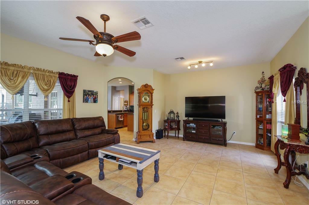 Property Photo:  5906 Autumn Chase Circle  FL 32773 