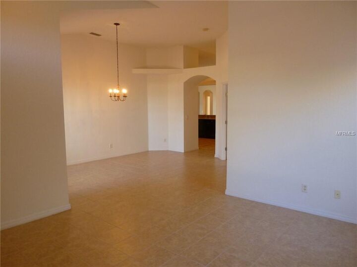 Property Photo:  2578 Sand Hill Point Circle  FL 33837 