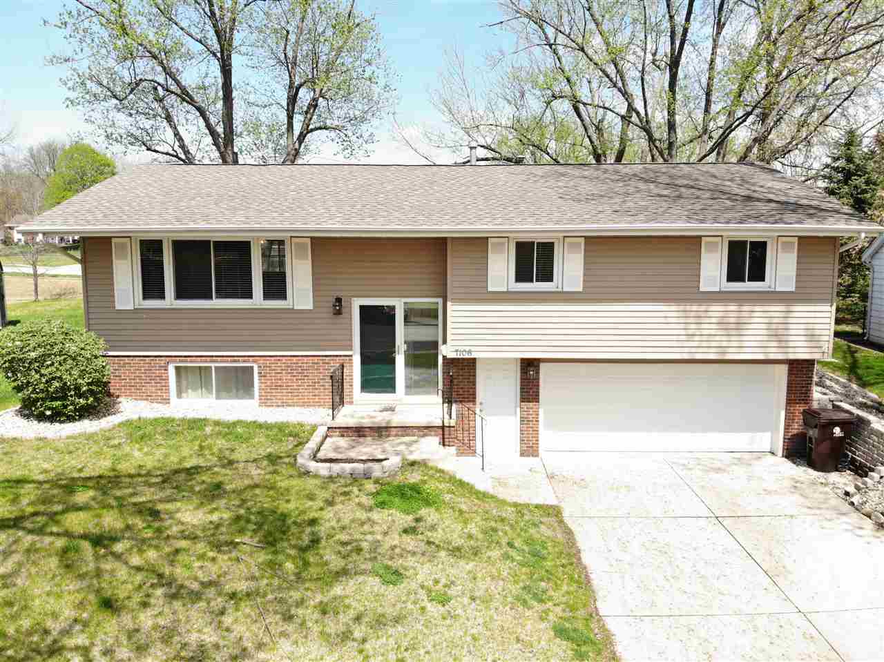 Property Photo:  7106 N Teakwood  IL 61614 