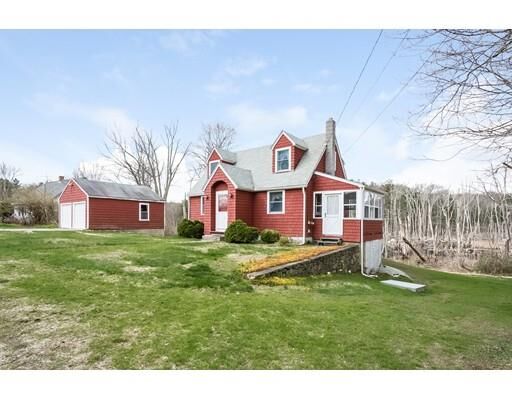 Property Photo: 371 Chestnut Hill Rd MA 01529