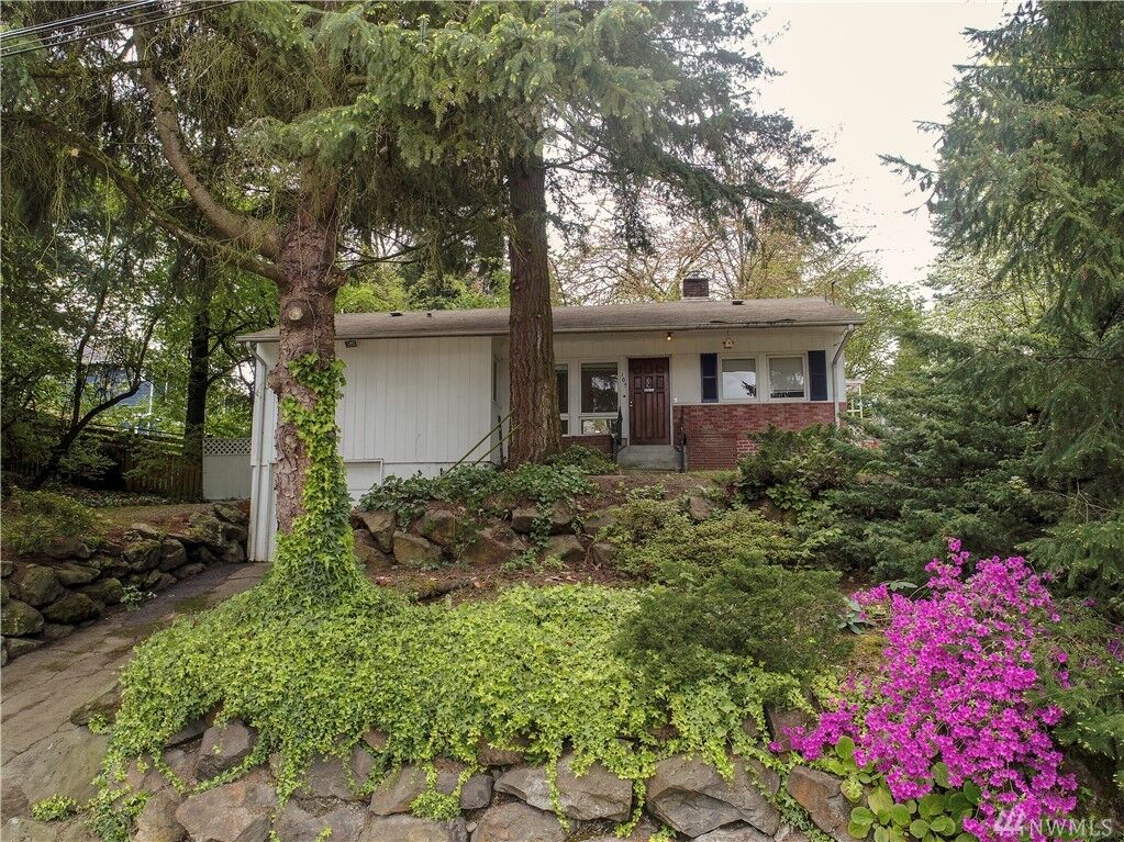 Property Photo: 105 111th Ave SE WA 98004