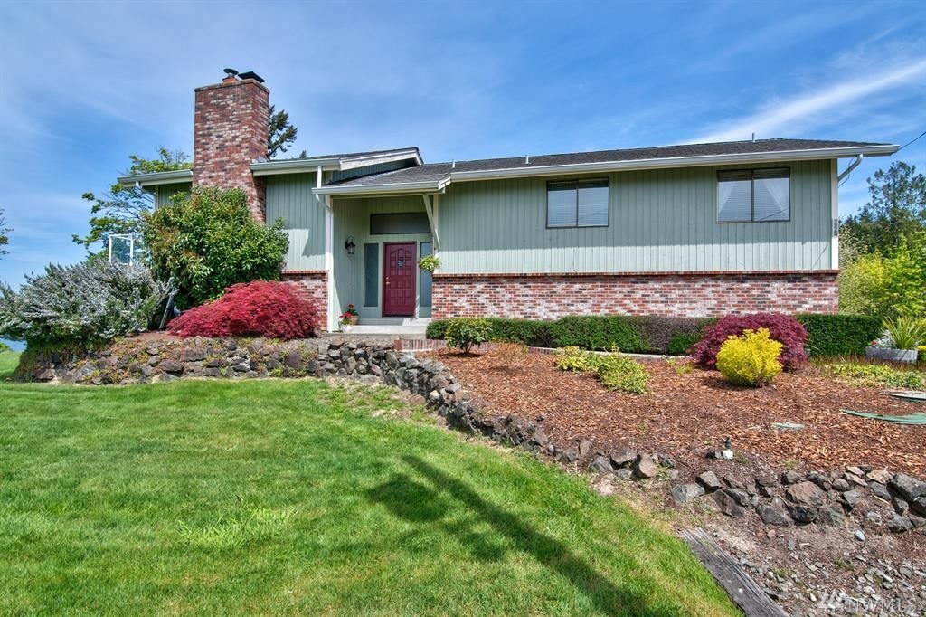 Property Photo: 3925 Rama Dr E WA 98366