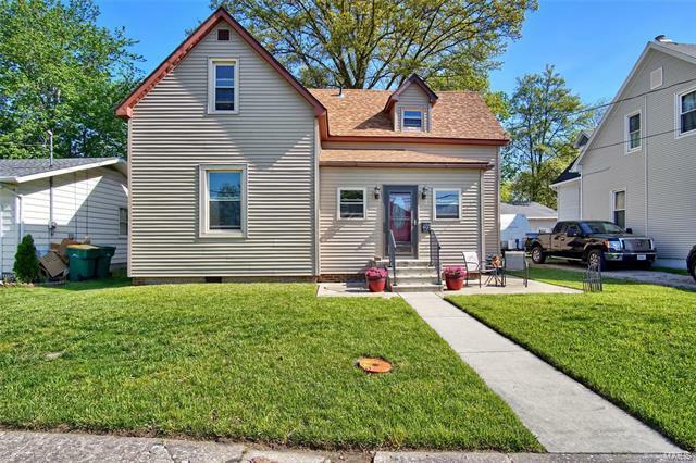 Property Photo:  607 West Church Street   62258 