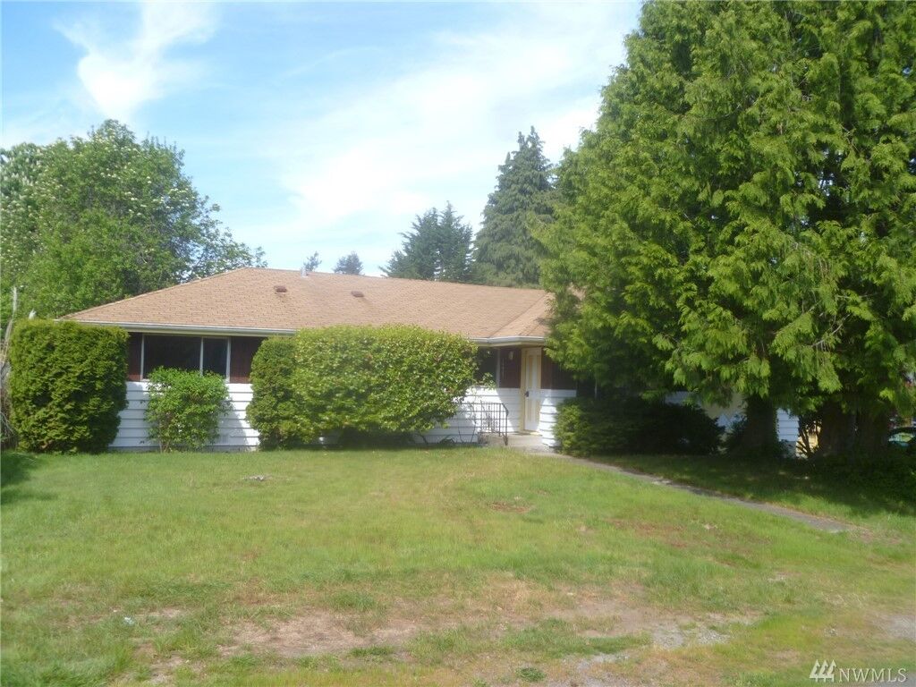 Property Photo: 15827 12th Ave SW WA 98166