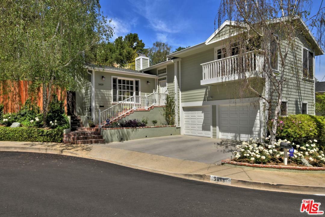 Property Photo:  3439 Shernoll Pl  CA 91403 