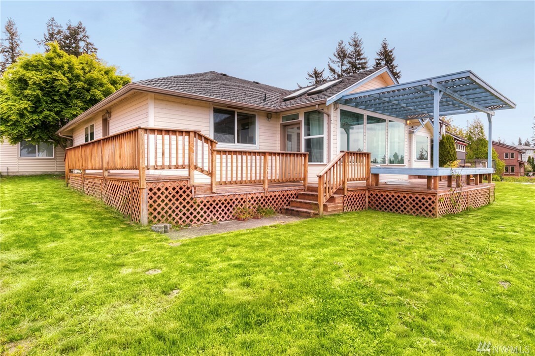 Property Photo: 7729 176th Ave E WA 98391