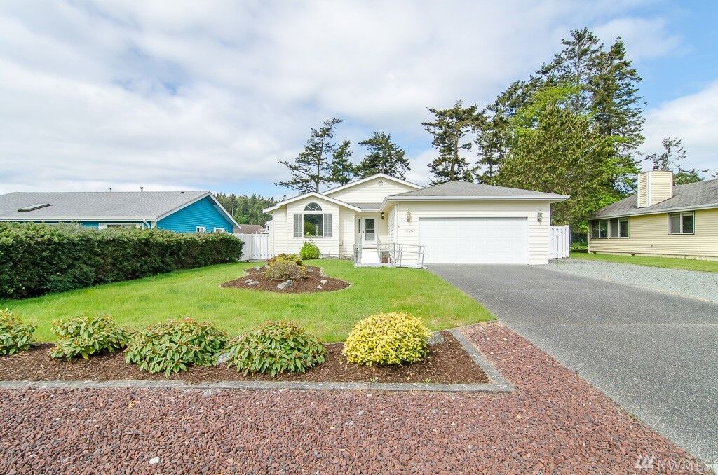 Property Photo:  1806 Cay Wy  WA 98221 