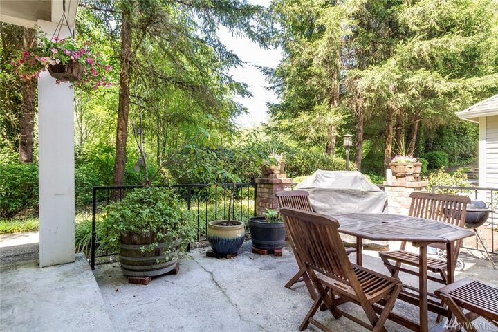 Property Photo:  10909 Avondale Rd NE M152  WA 98052 