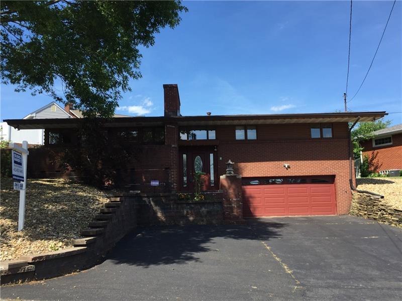 Property Photo: 403 Beckman Dr PA 15132