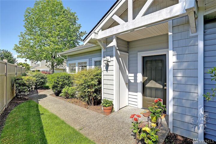 Property Photo:  5203 S 234th Place 13-4  WA 98032 