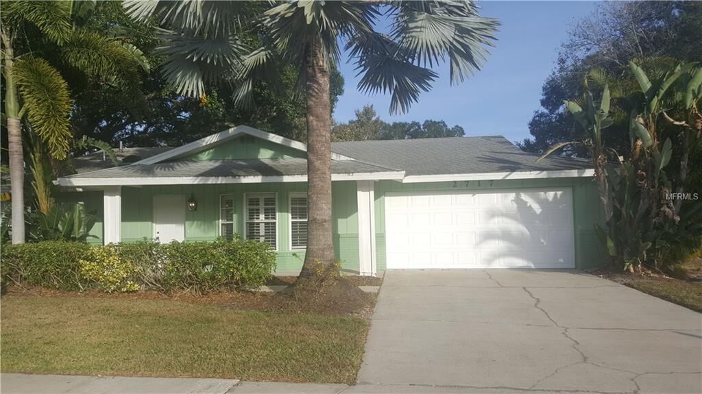 Property Photo:  2717 Pursell Circle  FL 34232 