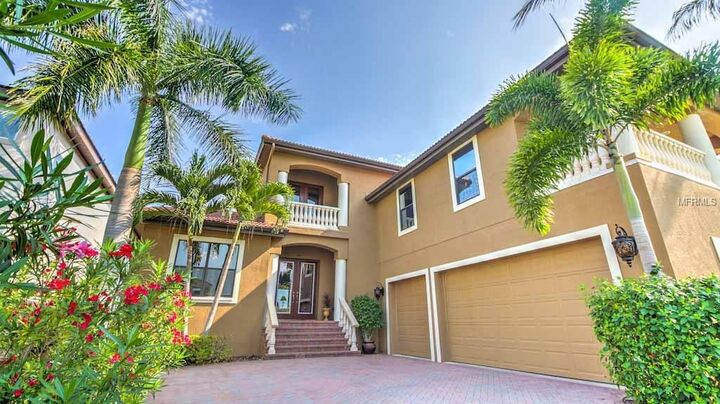 Property Photo: 1211 Acappella Lane FL 33572