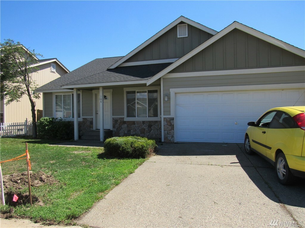 Property Photo:  104 W Courtney Ct  WA 98926 