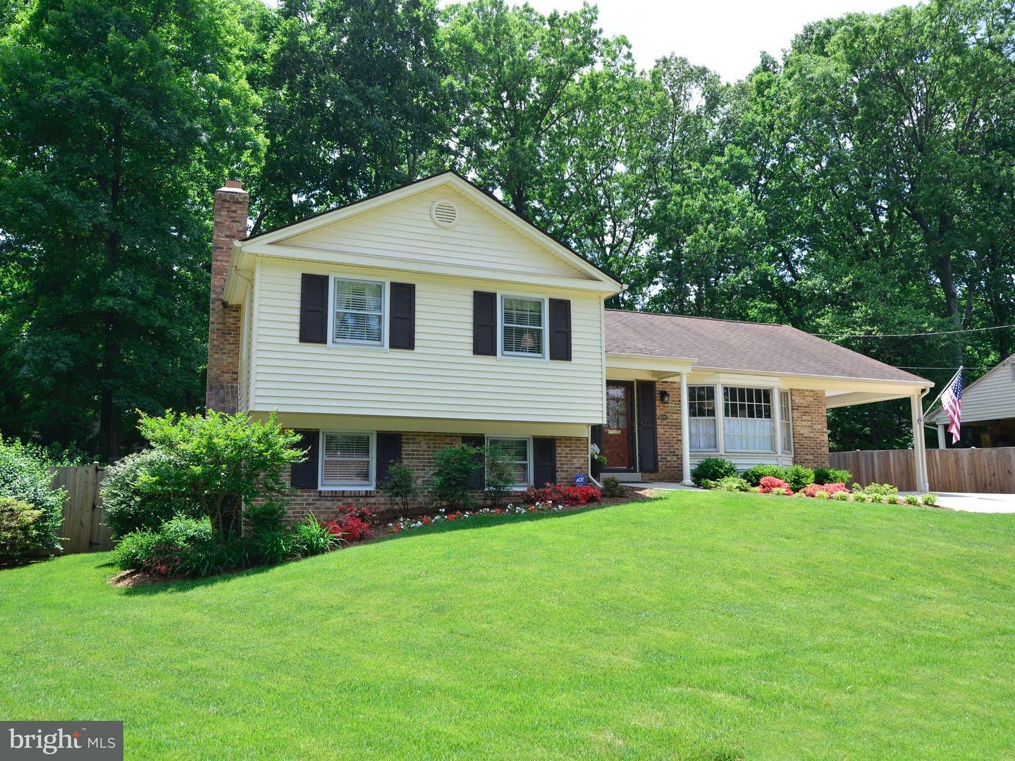 Property Photo:  8213 Briar Creek Drive  VA 22003 