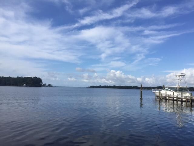 Property Photo: 2416 Edgewater Drive FL 32578