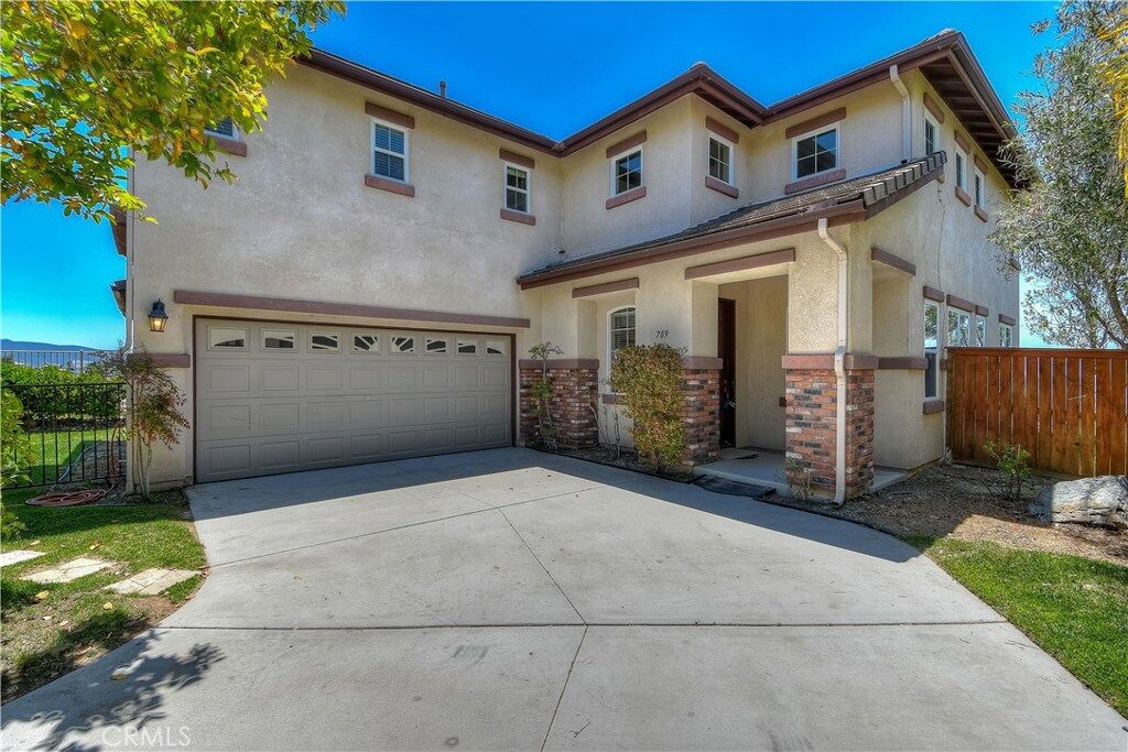 Property Photo:  709 Casita Lane  CA 92069 