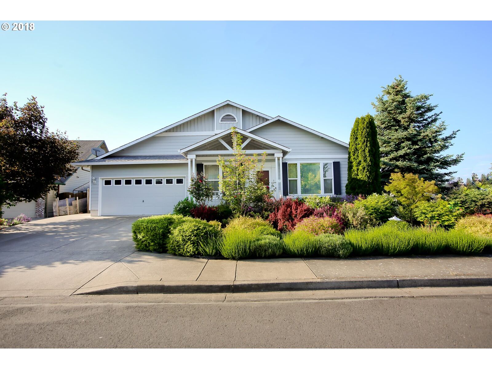 Property Photo:  4220 Lancaster Dr  OR 97404 