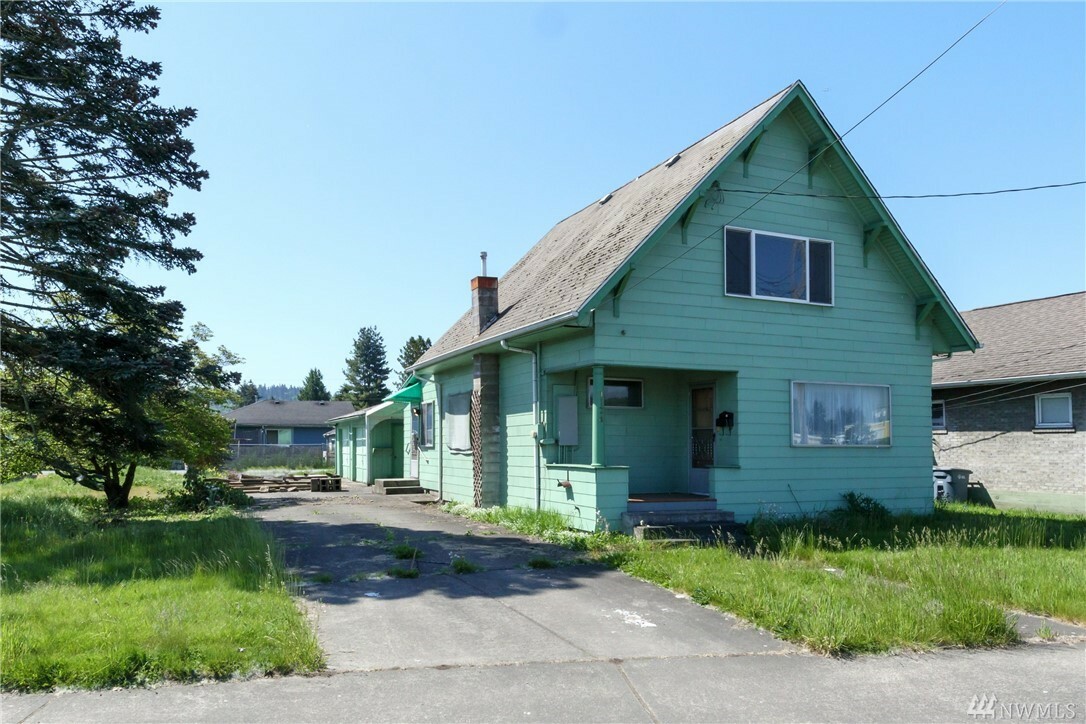 Property Photo: 1124 E Pioneer WA 98372