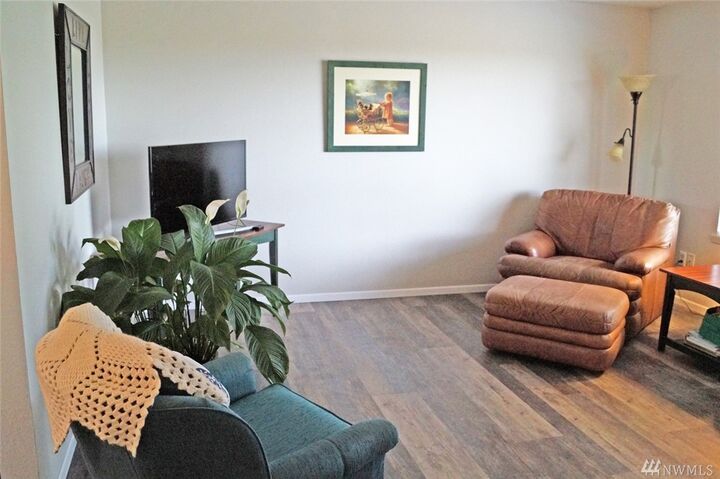 Property Photo:  2271 E Brockdale Rd  WA 98584 