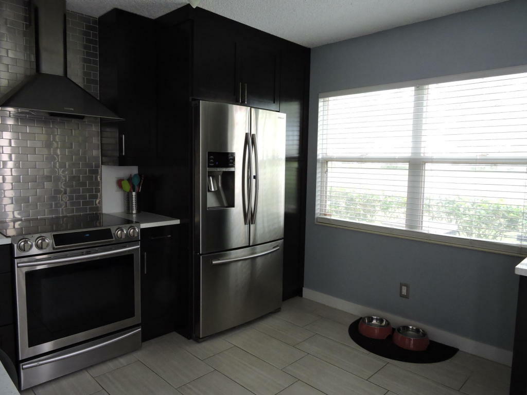 Property Photo:  3118 Kingston Court  FL 33409 