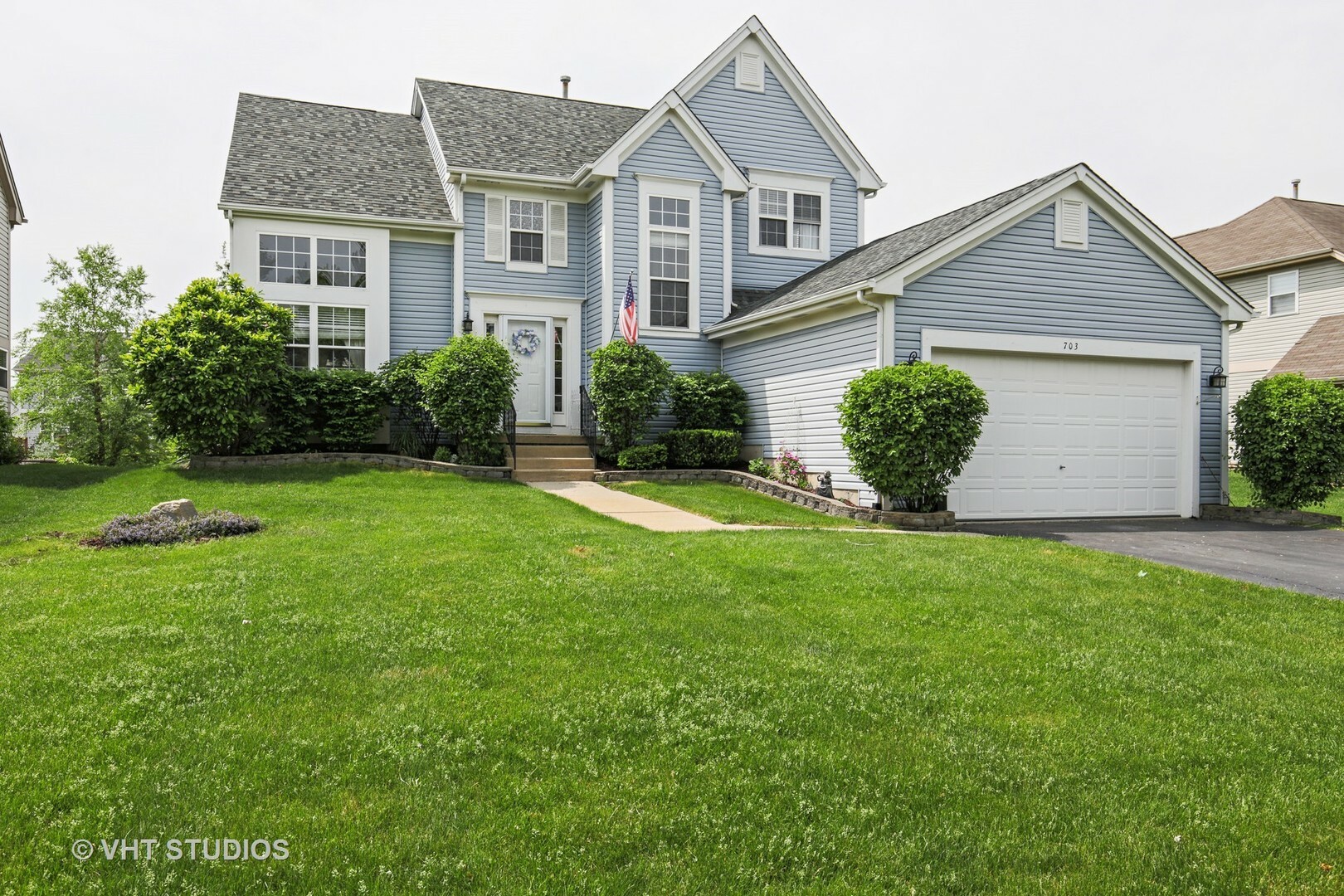 Property Photo: 703 Brighton Circle IL 60010