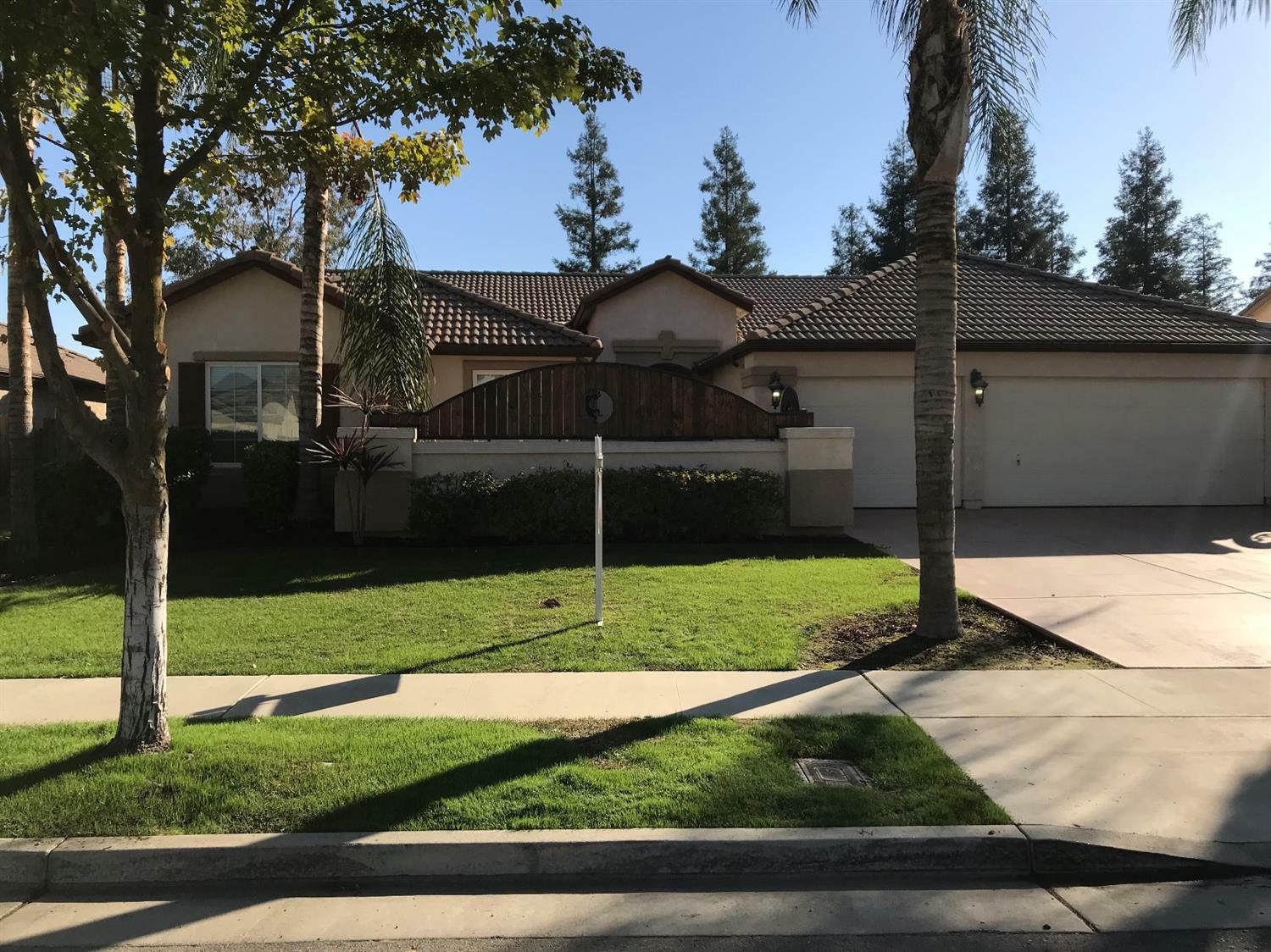 Property Photo:  5419 W Modoc Avenue  CA 93291 