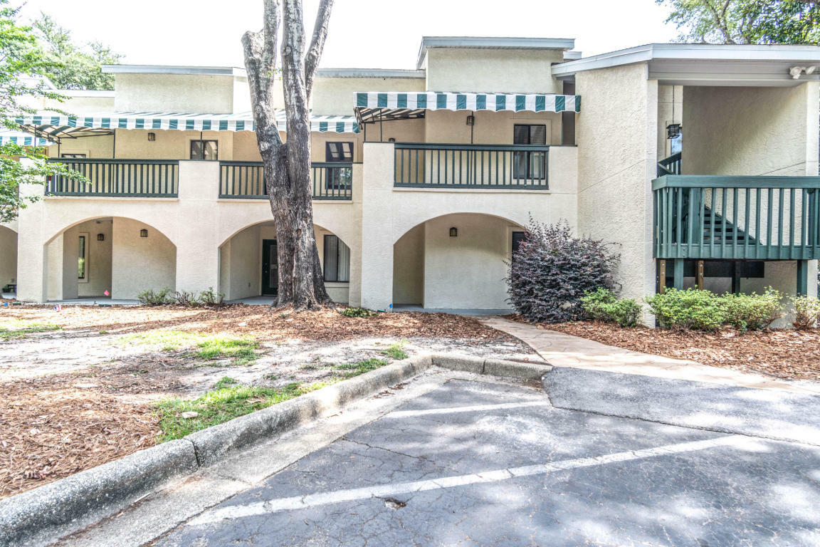 Property Photo:  112 Westlake Court 112  FL 32578 