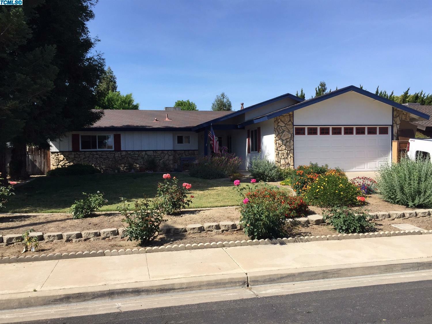 2944 W Evergreen Avenue  Visalia CA 93277 photo