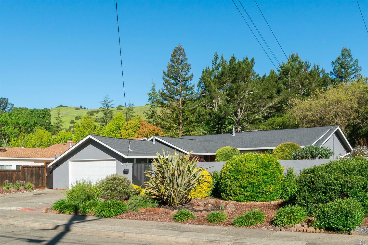 Property Photo:  9 Carmel Drive  CA 94945 