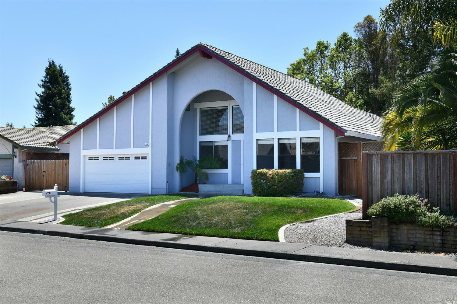 Property Photo:  819 Debbie Street  CA 94928 