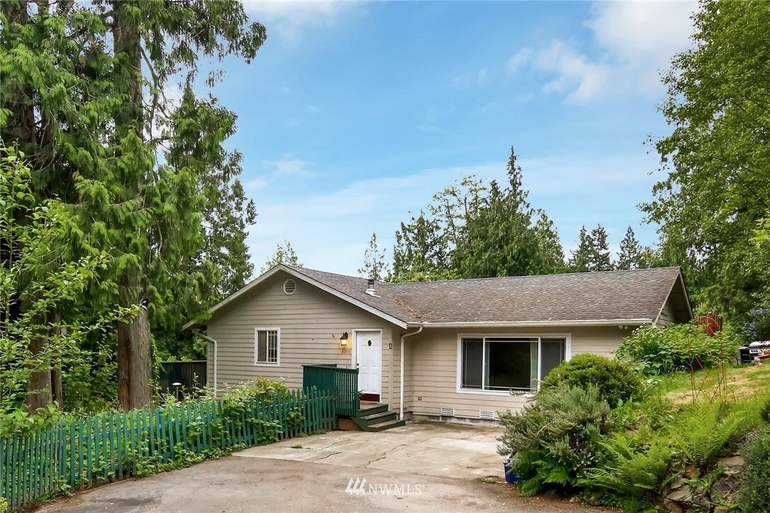 Property Photo: 3055 Huckleberry Lane WA 98284
