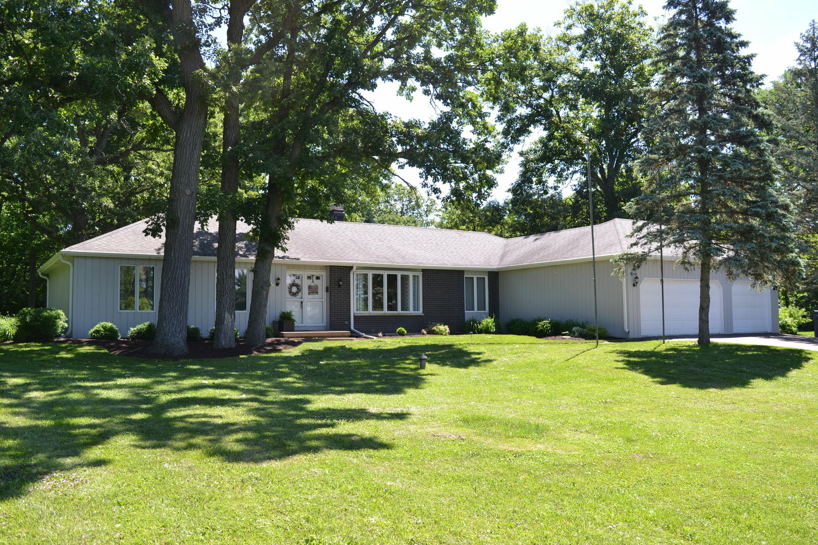 Property Photo: 10N981 Juliet Drive IL 60124