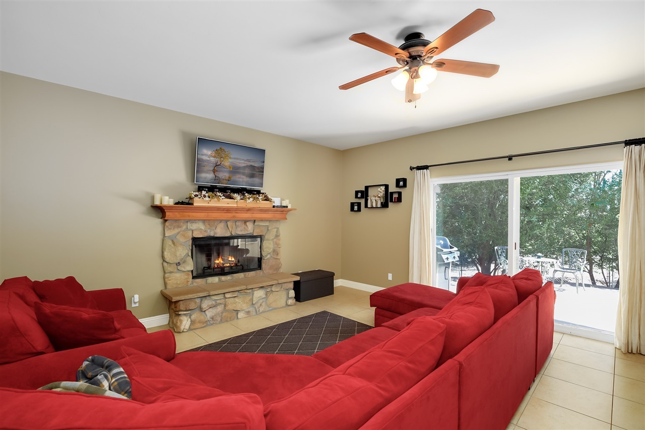 Property Photo: 1427 Lloyd Pl CA 92027