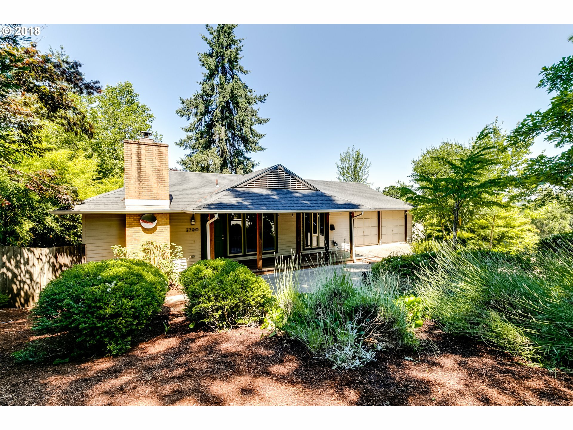 Property Photo: 2790 Malibu Way OR 97405