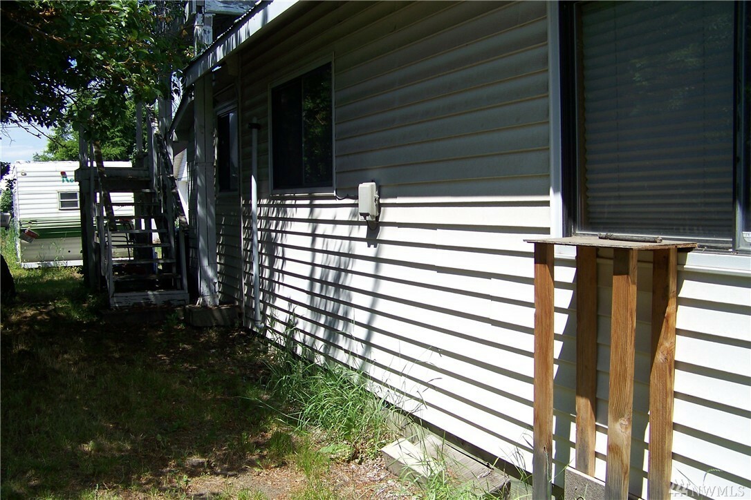 Property Photo: 213 N Montgomery Ave WA 98922