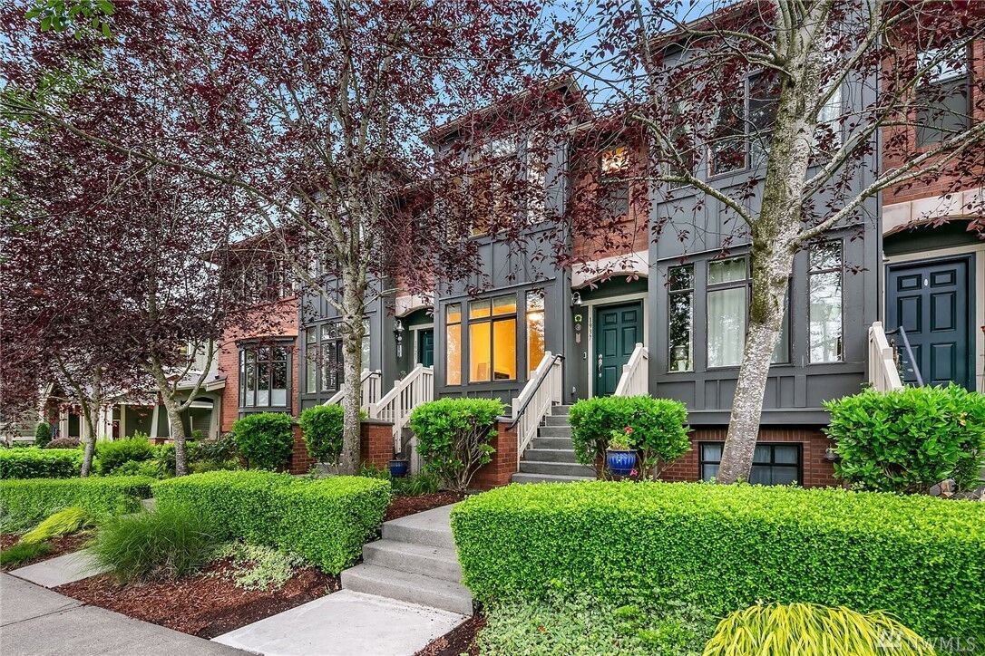 Property Photo: 1937 NE Kenyon Ct WA 98029