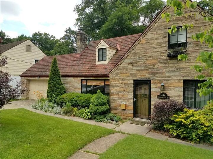 747 N Meadowcroft Avenue  Mt. Lebanon PA 15216 photo