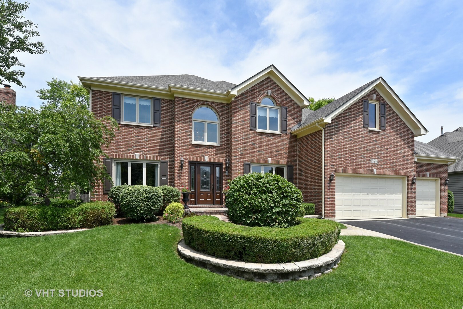 Property Photo:  327 Avena Circle  IL 60565 