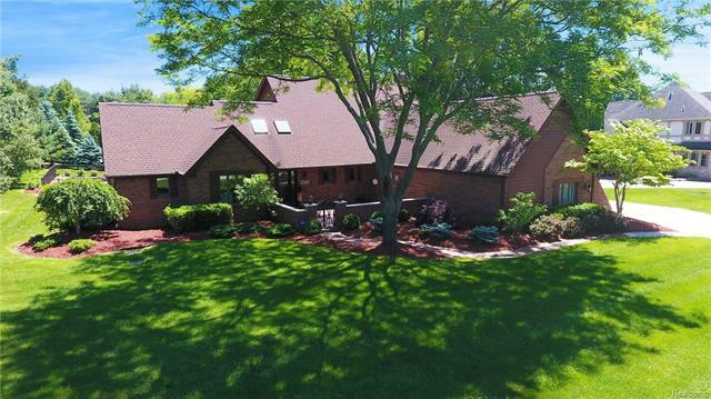 Property Photo:  4473 Argenta Drive  MI 48116 