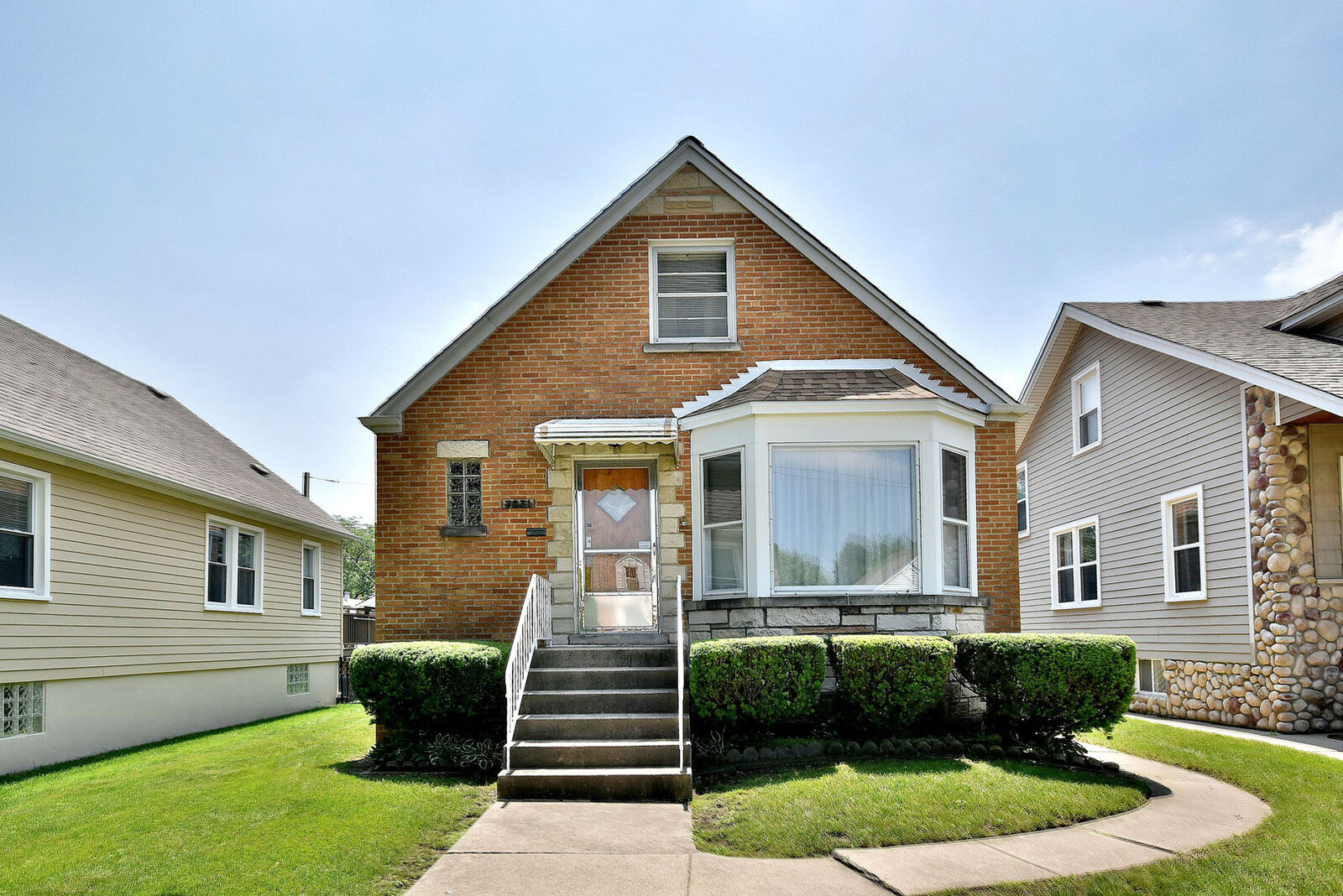 Property Photo:  7631 Summerdale Avenue  IL 60656 