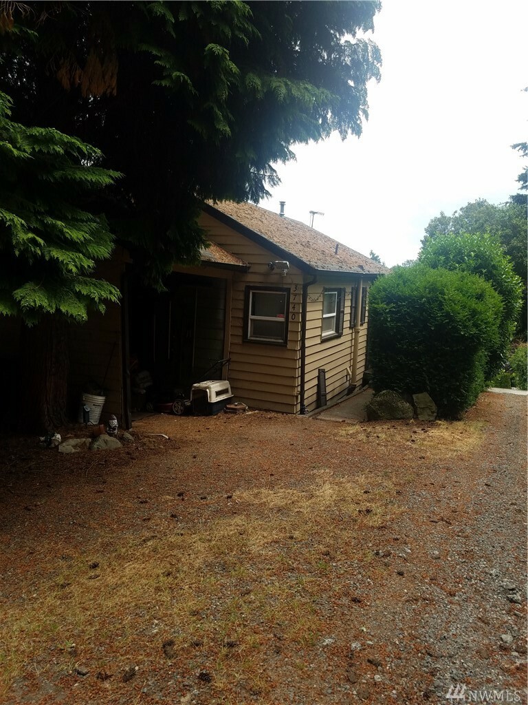 Property Photo:  3740 S 188th Lane  WA 98188 