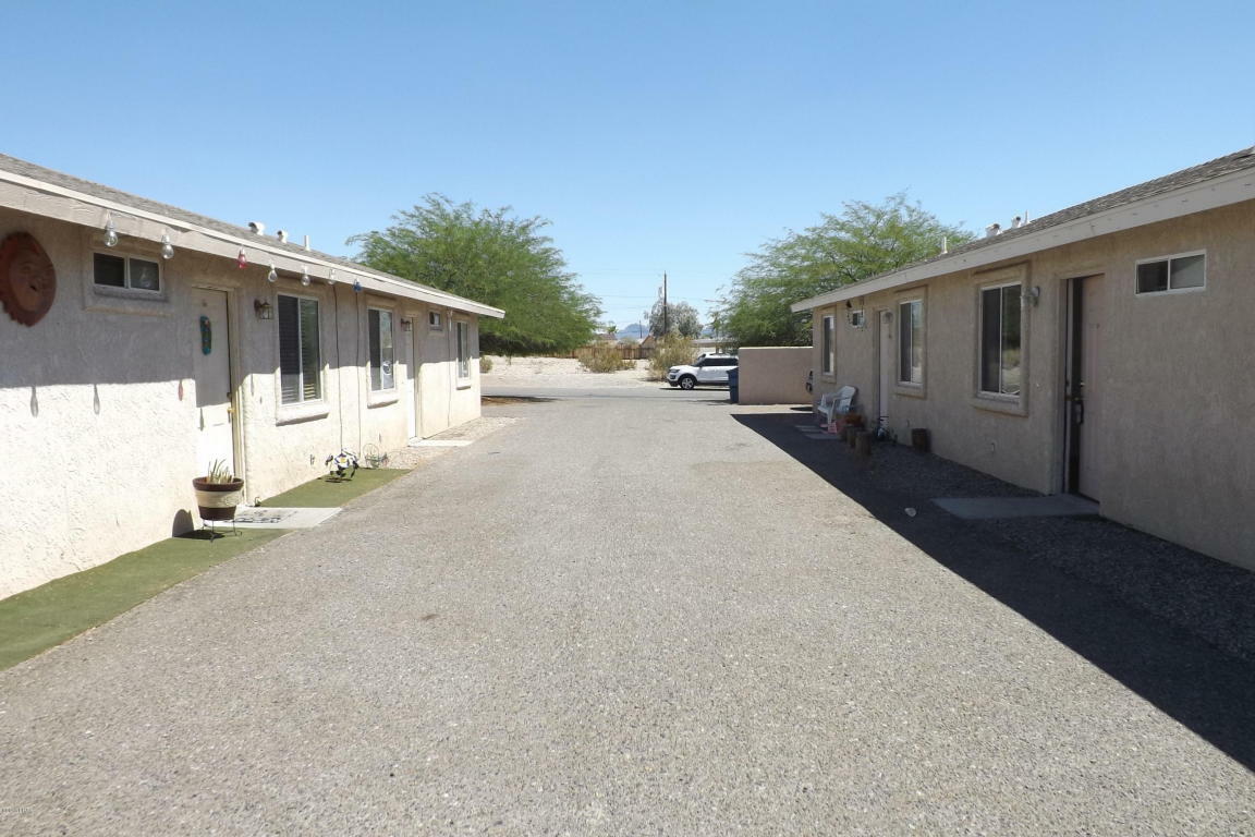 Property Photo:  2091 Holly Ave  AZ 86404 